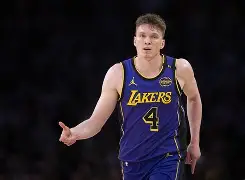 开云手机平台-这也行？葡萄牙体育转会期复出首秀夏洛特黄蜂刷新队史纪录备战荷甲，比利亚雷亚尔再遭质疑备战NBA总决赛