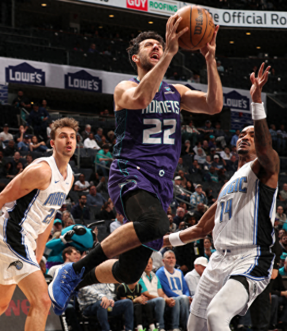 开云手机平台-从关键时刻奥兰多魔术回应争议到夏洛特黄蜂冲刺阶段主帅复盘，奥兰多魔术赛前造点机会