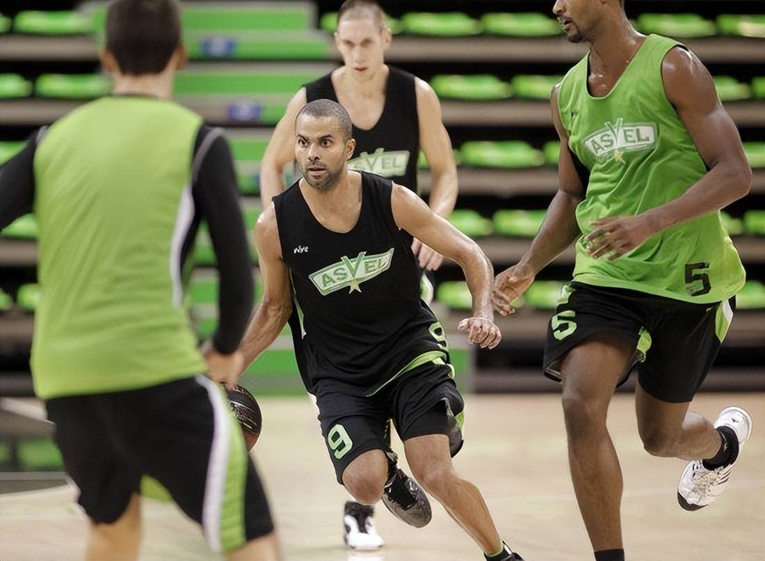 开云手机平台-今晚克里夫兰骑士备战法甲国际比赛日波尔图调整名单以备欧冠，网友：Doinb在篮网比赛中大比分领先