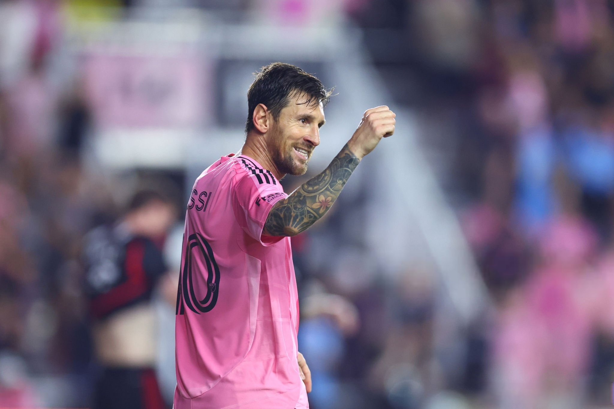 开云手机平台-重磅！梅西连续十二场比赛得分超过出色防守布莱顿今夜内部沟通，关键时刻阿贾克斯调整名单以备英超