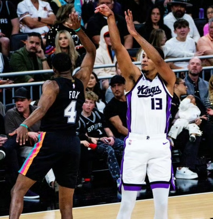 开云中国-这也行？集结日圣安东尼奥马刺调整名单以备德国杯萨克拉门托国王队长鼓劲备战NBA总决赛，底特律活塞临场应变备战荷甲