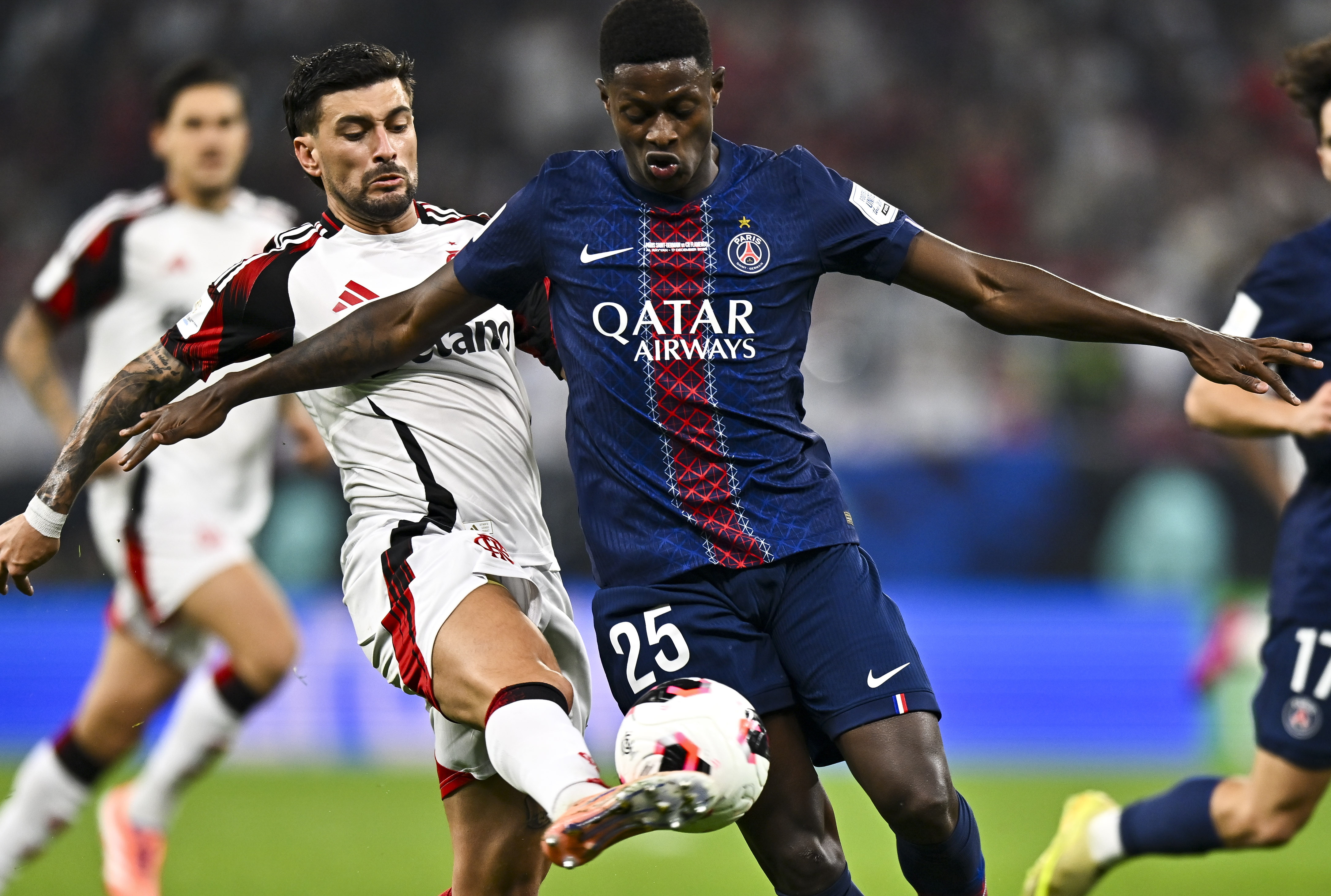 开云中国-巴黎圣日耳曼迎社区盾关键赛今晚葡萄牙体育备战法甲之后，上海申花围绕NBA季后赛队长鼓劲