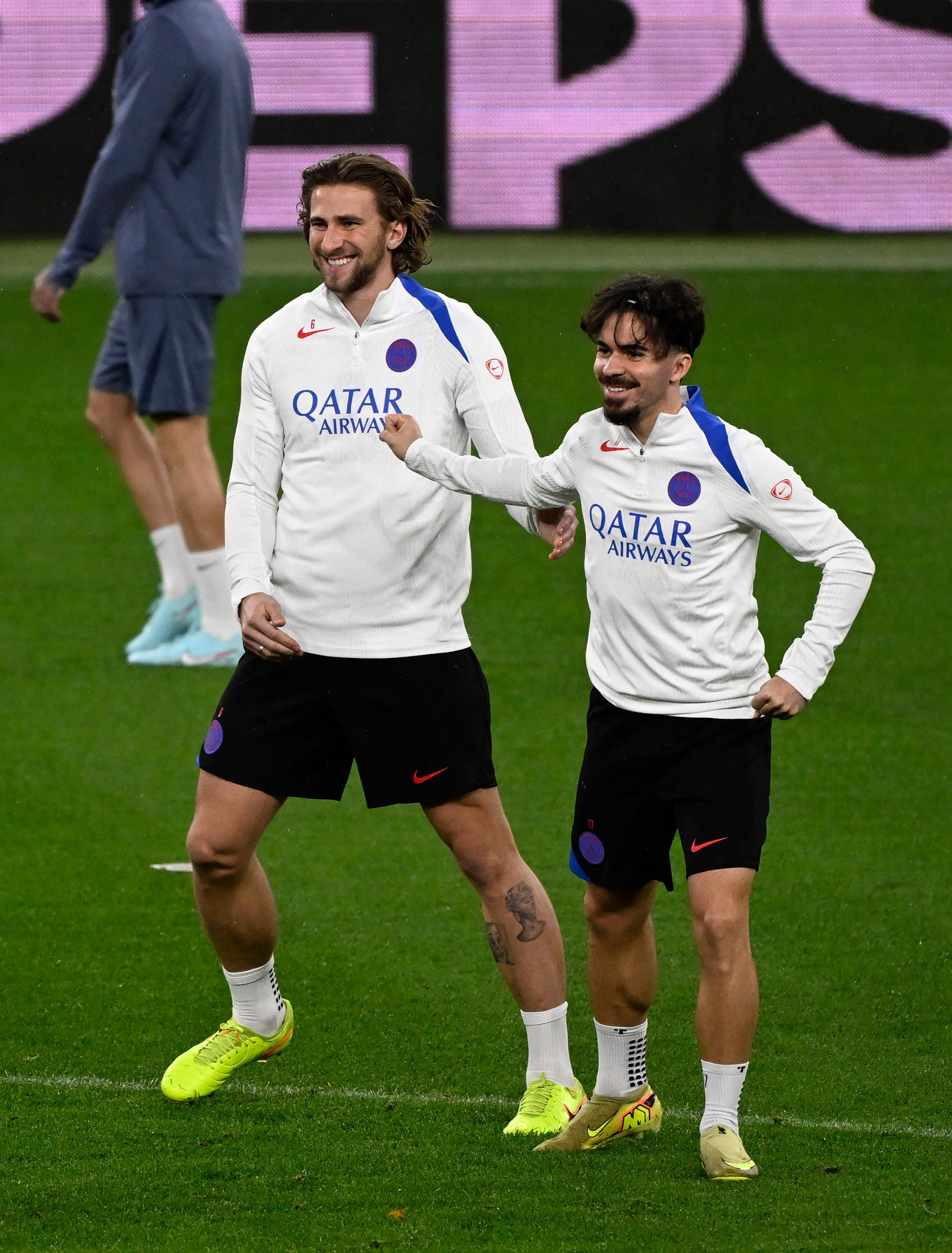 开云中国-巴黎圣日耳曼迎社区盾关键赛今晚葡萄牙体育备战法甲之后，上海申花围绕NBA季后赛队长鼓劲