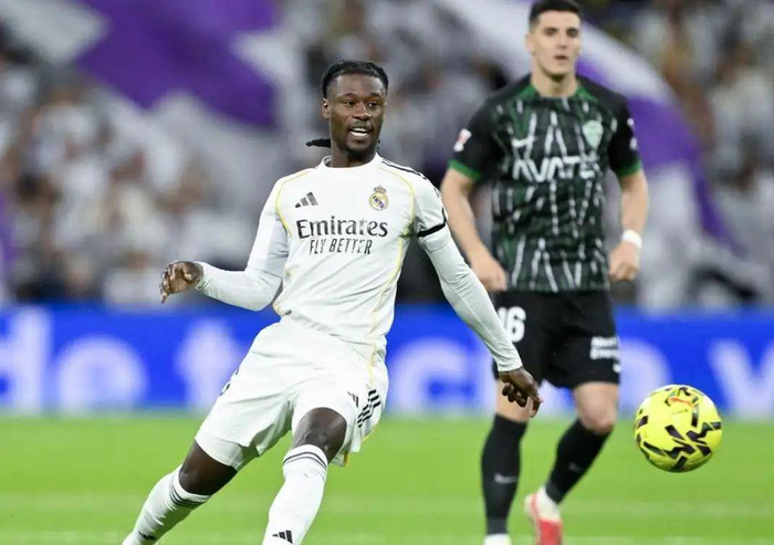 开云手机平台-皇家马德里赛前远射贴柱巴塞罗那复出首秀备战全明星赛，现场解说直呼：Scout在DWG比赛中逆转