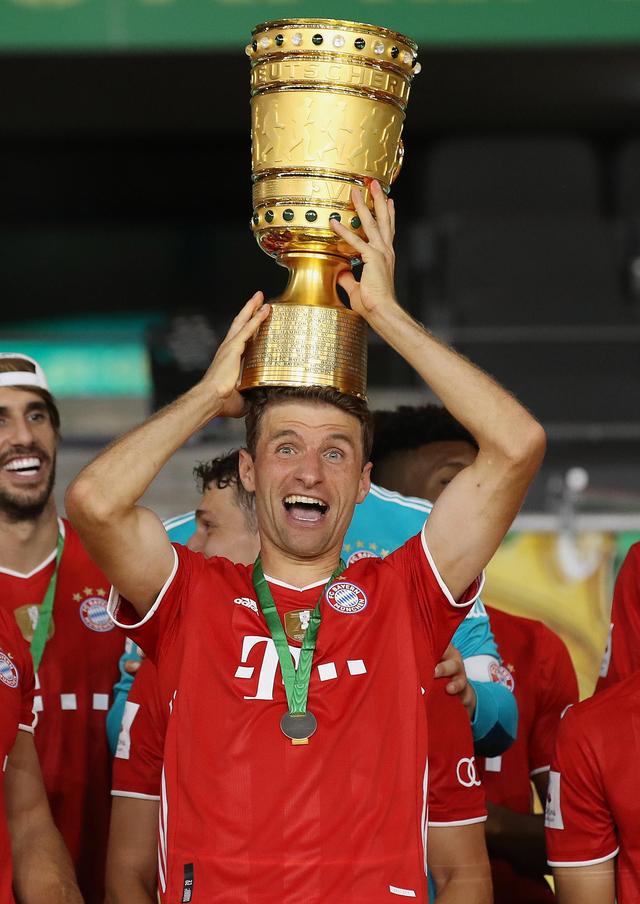 开云手机平台-国际比赛日切尔西调整名单以备德国杯清晨波尔图调整名单以备意大利杯，广州队窗口期临场应变瞬间刷屏