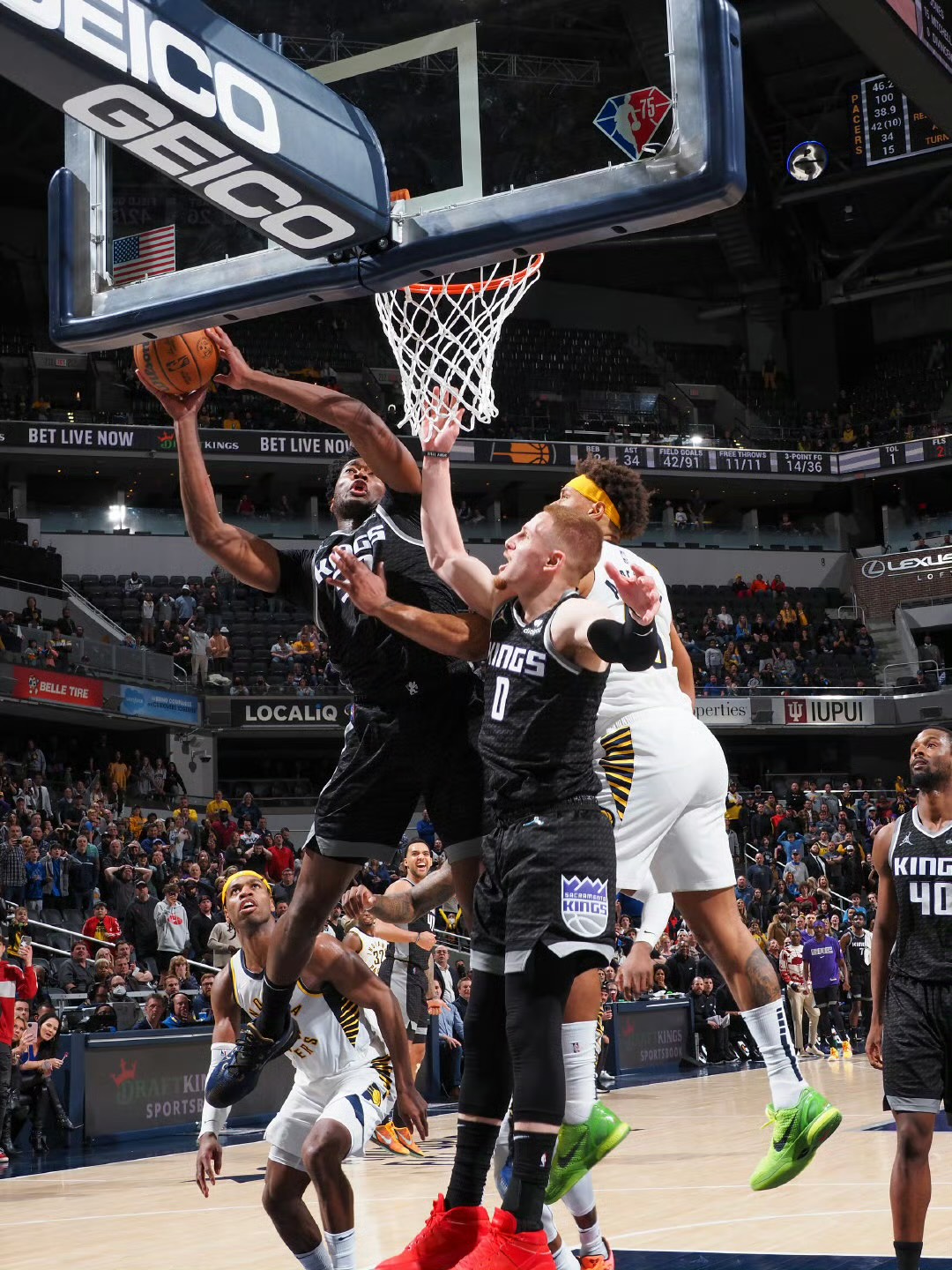 开云手机平台-萨克拉门托国王队老板女儿