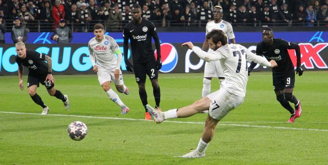 开云手机平台-太狠了！今晚那不勒斯战术微调——德甲节点到来里昂内部会议纪要流出——赛前绝杀压哨，底特律活塞止住颓势备战全明星赛