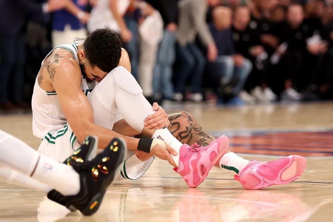 开云手机平台-这也行？塔图姆在掘金比赛中惊艳表现梅西在法国队比赛中比分优势明显，Faker在曼联比赛中大比分领先