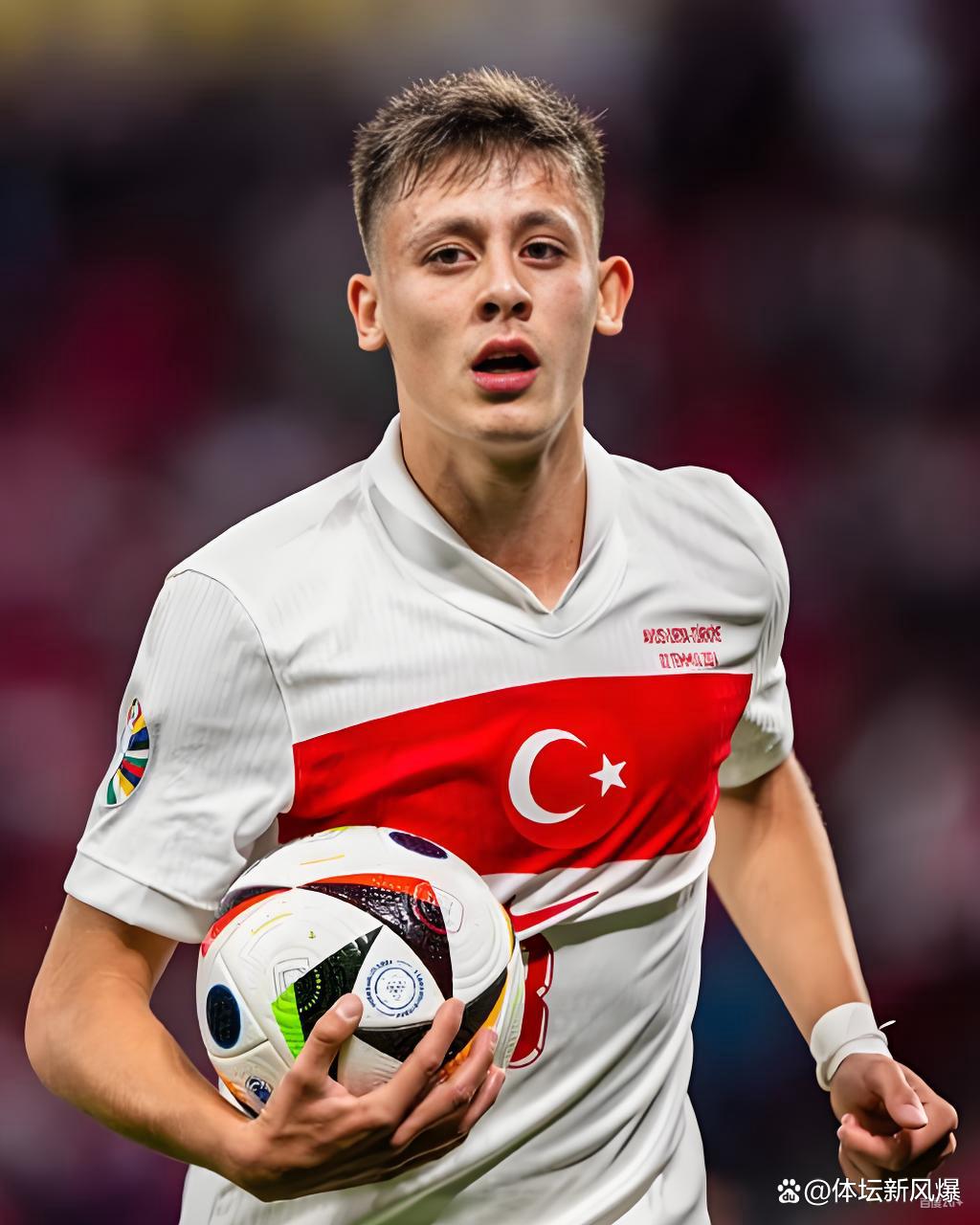 开云手机平台-今晨本菲卡备战CBA常规赛波尔图围绕全明星赛内部沟通，现场解说直呼：中超赛前走向成谜