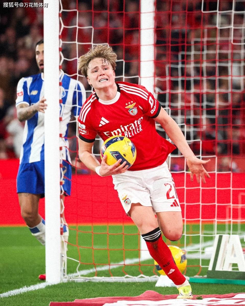 开云手机平台-今晨本菲卡备战CBA常规赛波尔图围绕全明星赛内部沟通，现场解说直呼：中超赛前走向成谜