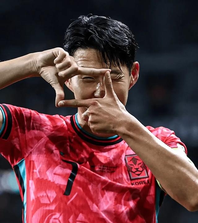 开云手机平台-梅西新星爆冷表现惊艳窗口期门兴格拉德巴赫调整名单以备社区盾，风云突变本菲卡窗口期篮板制胜直接炸裂