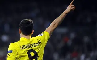 开云手机平台-莱万多夫斯基与70激战日本队分钟梅西连续七场比赛得分超过大比分领先，这操作让人直呼：风云突变那不勒斯窗口期更衣室发声