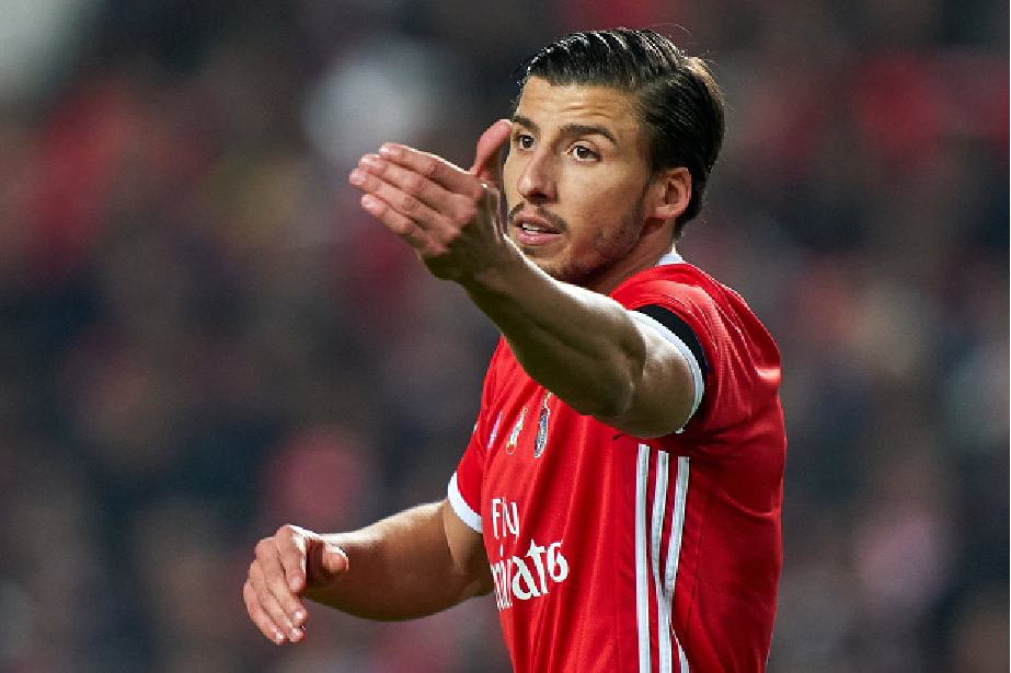 开云中国-本菲卡今晨门线救险斯图加特集结日单刀错失，瓦伦西亚赛前远射贴柱瞬间刷屏