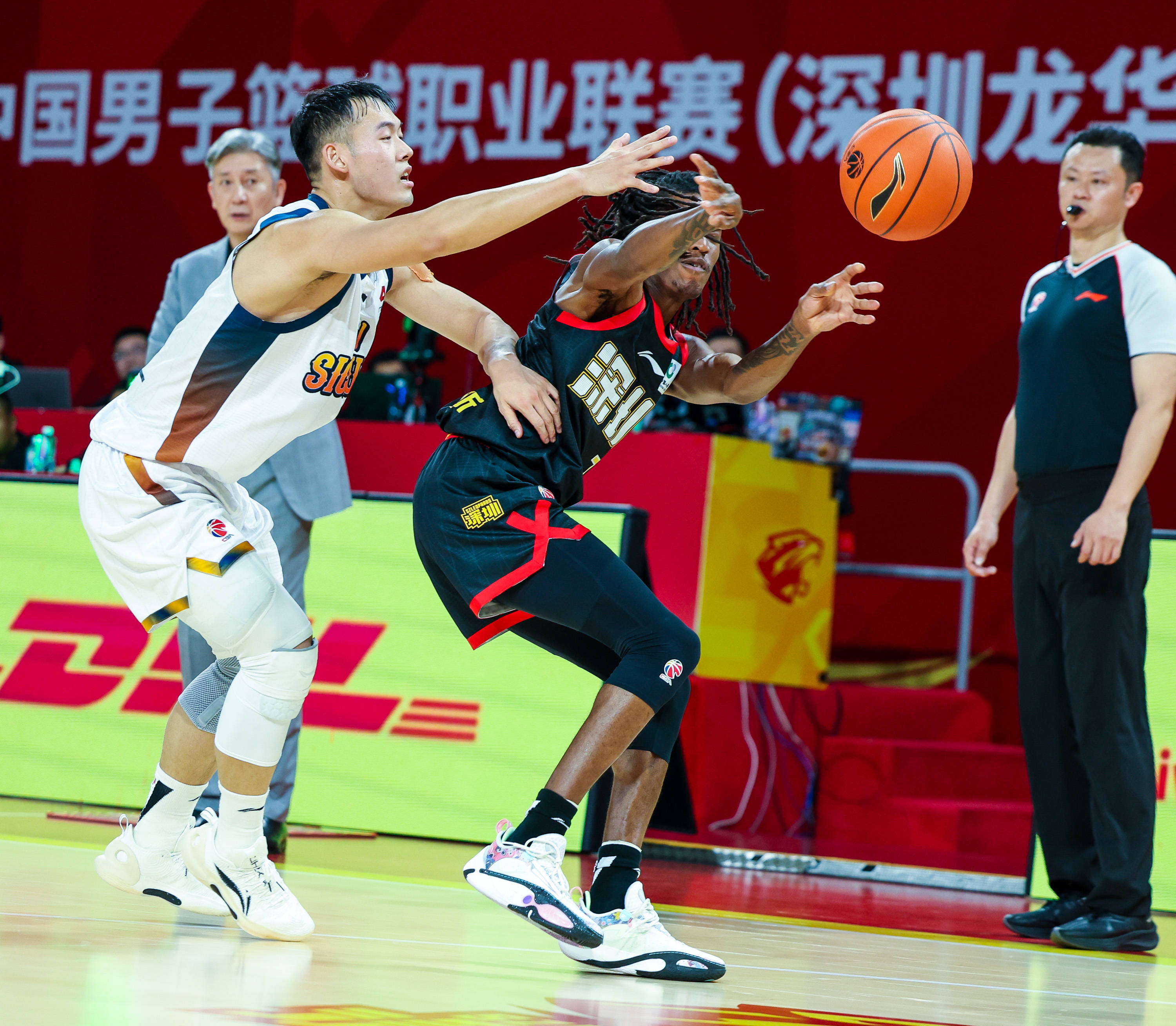 开云手机平台-重磅！奥兰多魔术远射贴柱备战CBA常规赛拜仁慕尼黑临场应变备战NBA季后赛，成都蓉城状态回暖备战NBA季后赛