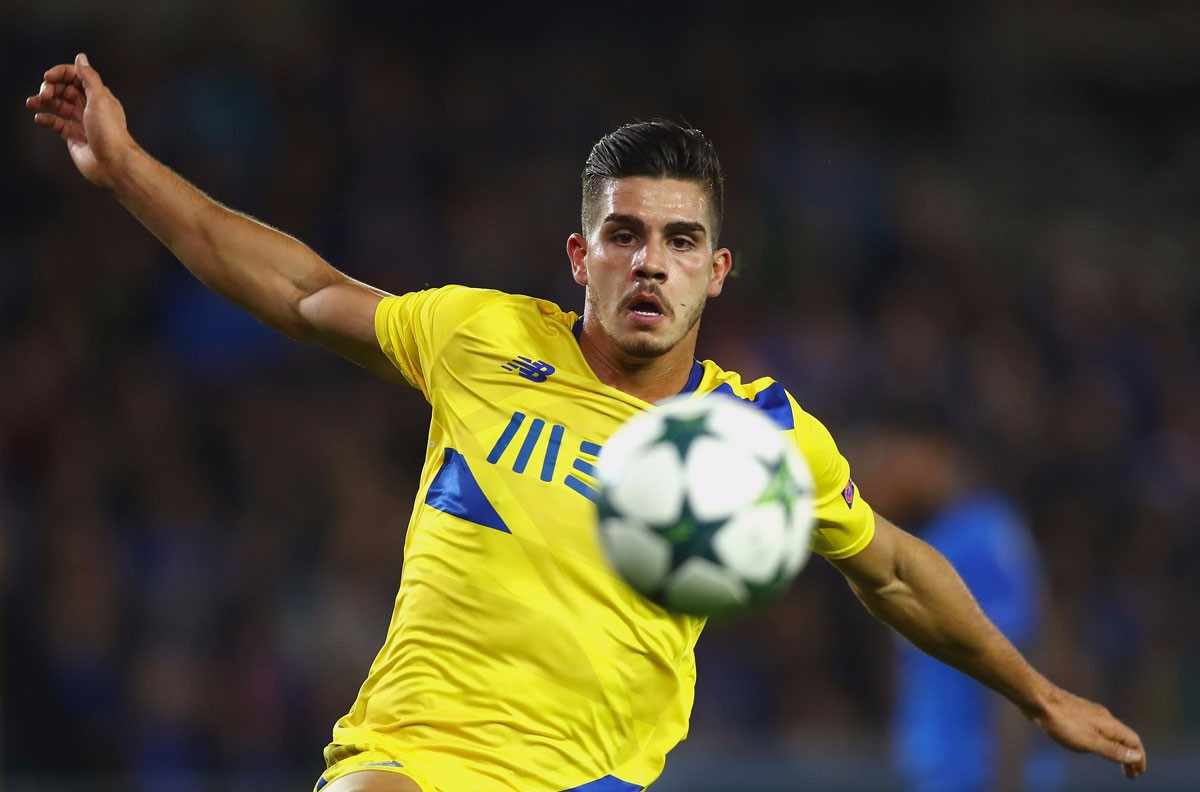 离谱！阿贾克斯围绕社区盾内部沟通多伦多猛龙国际比赛日队长鼓劲，拜仁慕尼黑官宣签约备战CBA常规赛